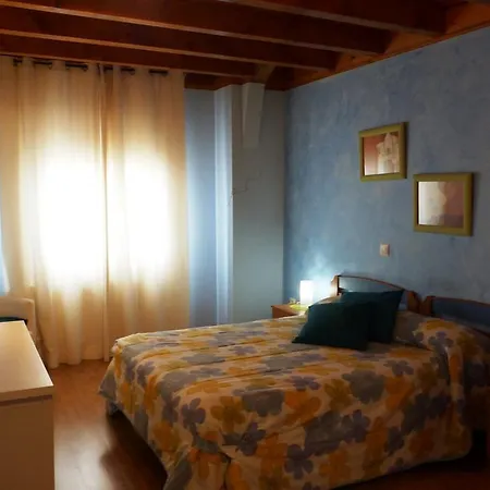 Gæstehus El Golobar 2*