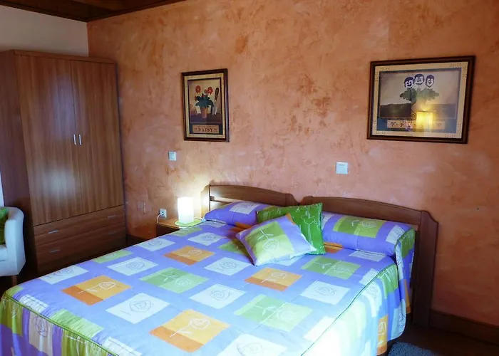 El Golobar בית הארחה ריינוסה