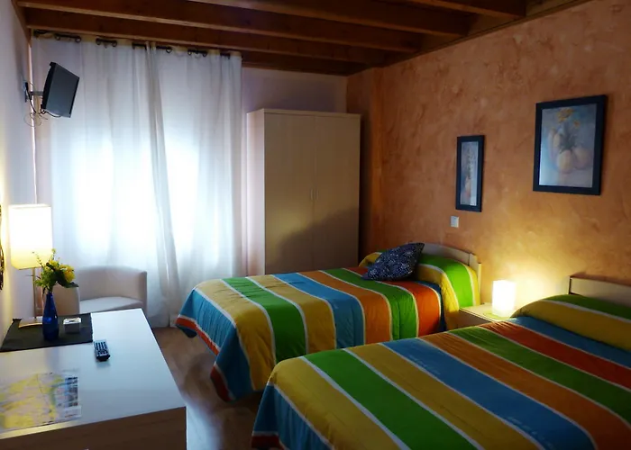 בית הארחה El Golobar ריינוסה