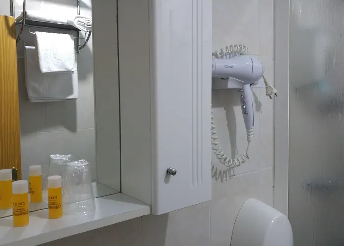 El Golobar בית הארחה ריינוסה