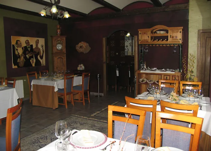 El Golobar رينوسا