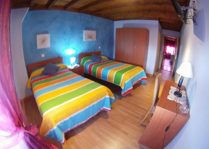 El Golobar ゲストハウス レイノサ