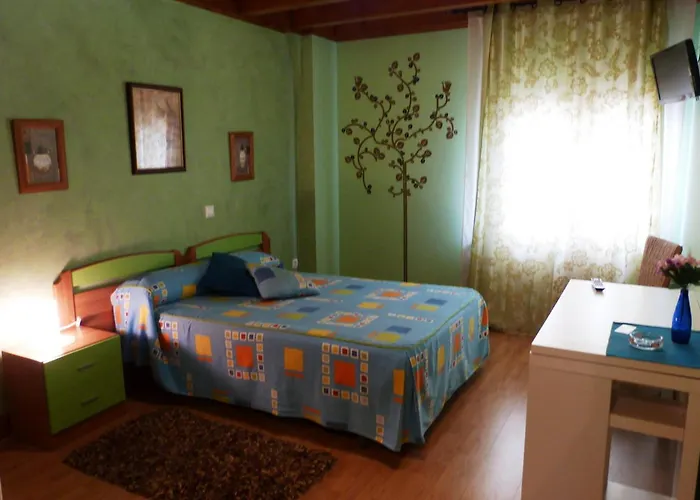 El Golobar بيت ضيافة 2*